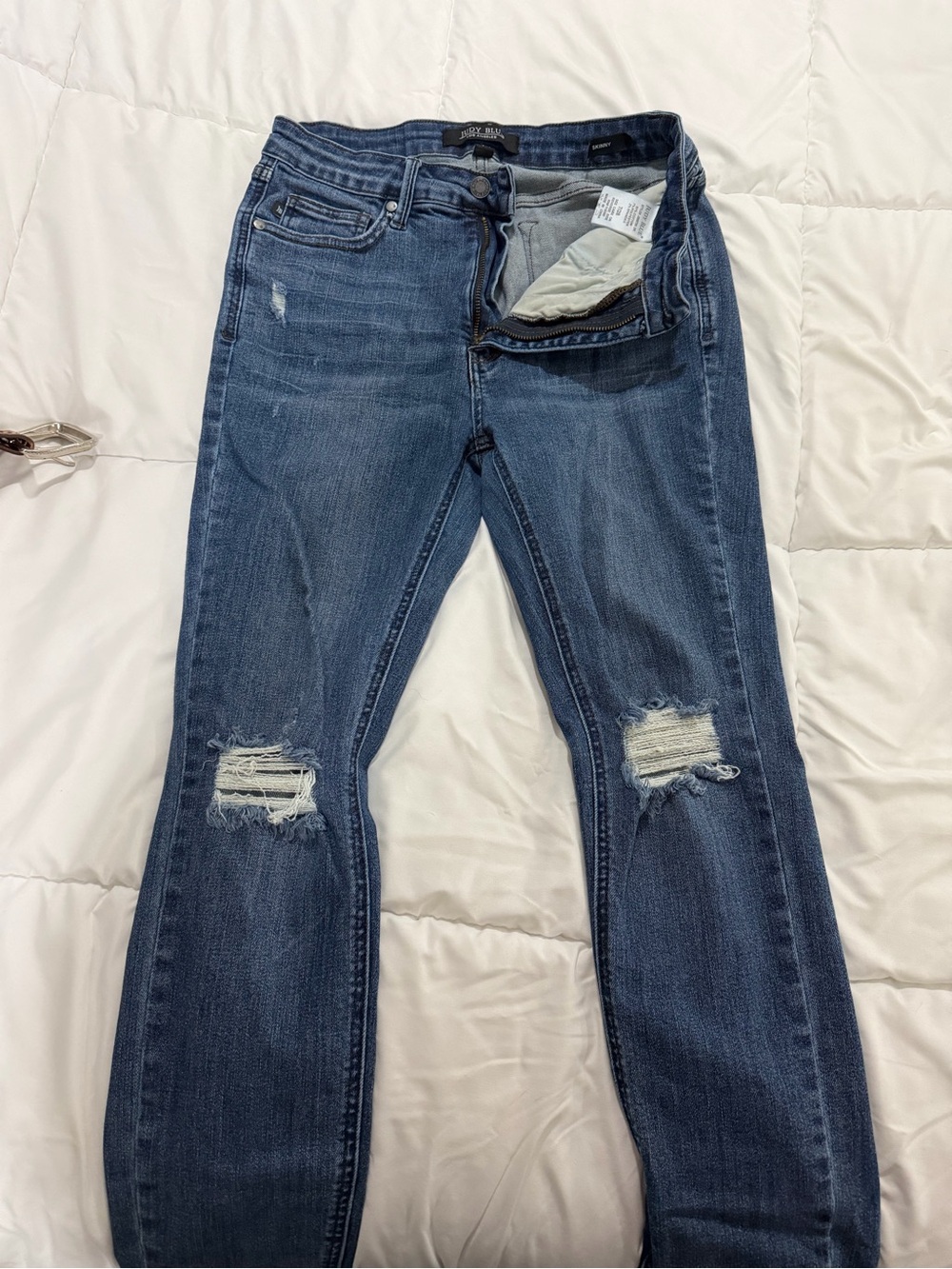 Judy Blue Distressed Skinny Jeans in Washed Blue